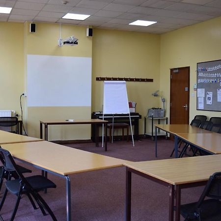 Ludlow Mascall Centre ภายนอก รูปภาพ